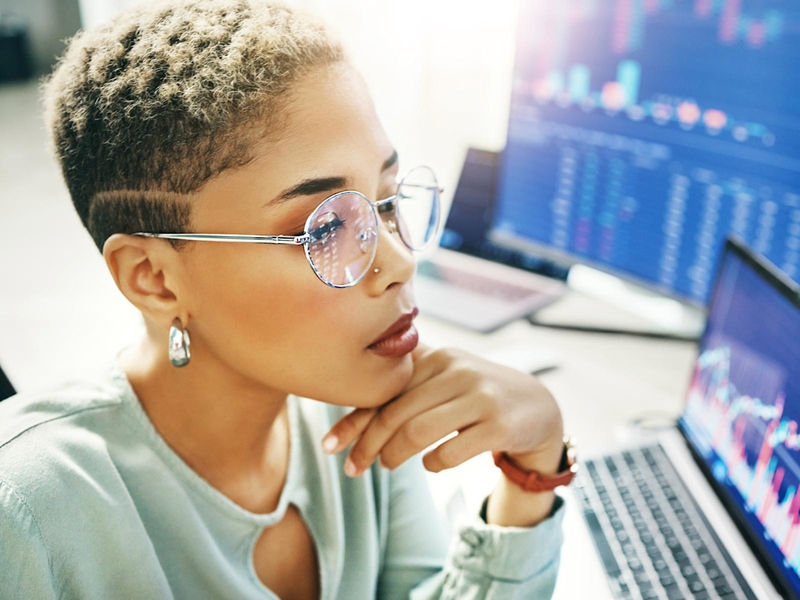 Wie lege ich mein Geld einfach digital an?